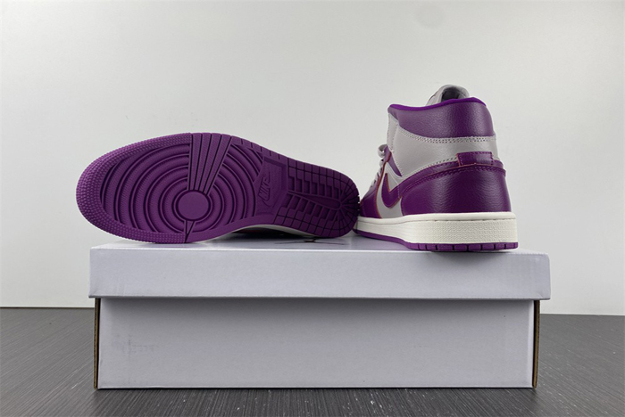 Air Jordan 1 Mid BQ6472-501