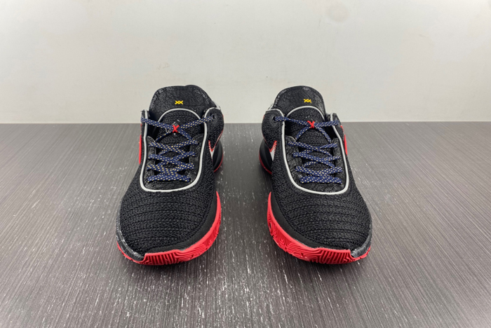 Nike LeBron 20 LBJ20 iDJ5422-001