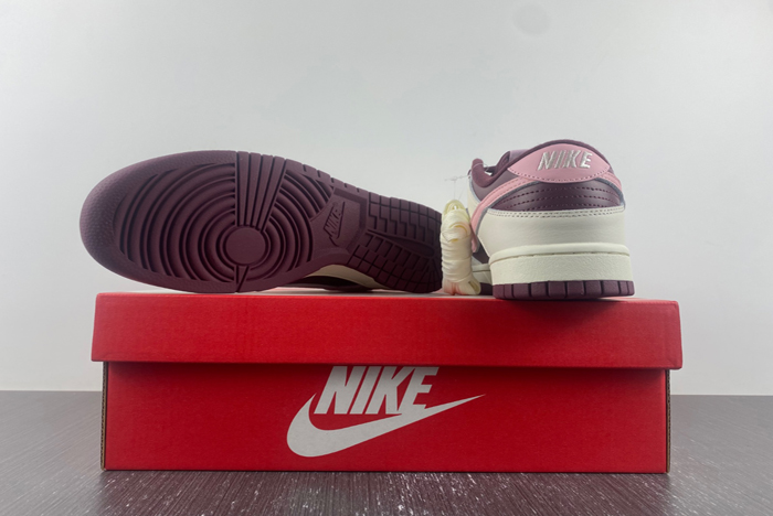 Nike Dunk Low “Valentine’s Day  DR9705-100
