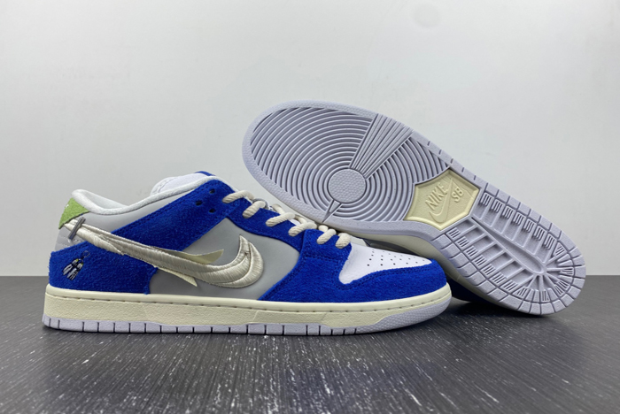 Fly Streetwear x Nike SB Dunk Low 2023 DQ5130-400