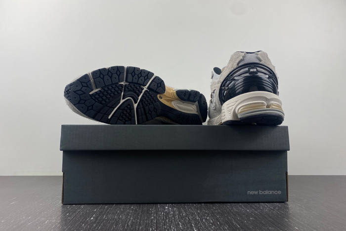 NEW BALANCE M1906DC
