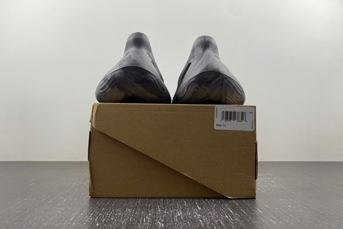 YZY FOAM RUNNER MX IE4931