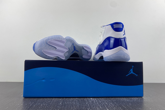 Air Jordan 11  CT8012-114