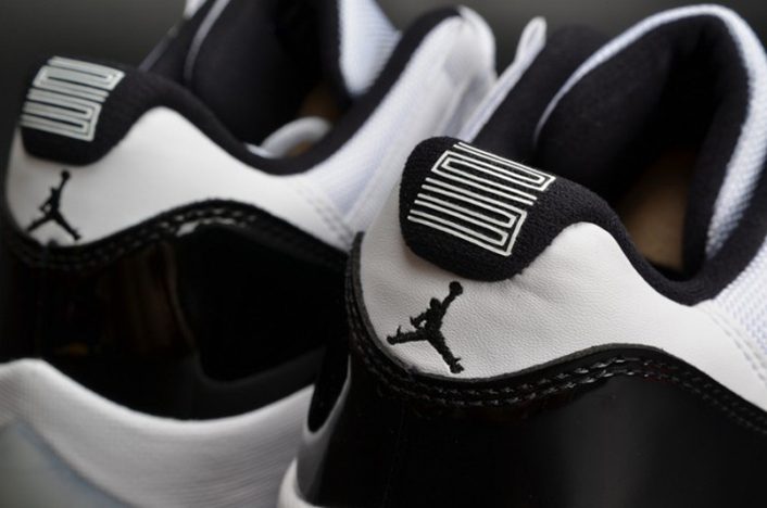 AIR JORDAN 11 RETRO LOW "CONCORD" BLACK/ WHITE mens 528895-153