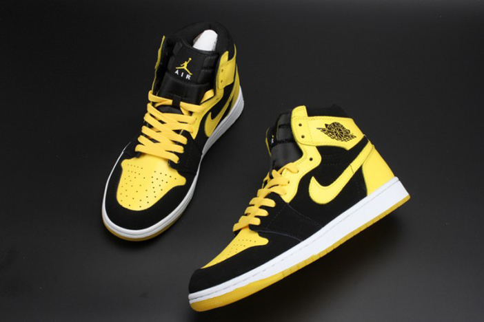 Air Jordan 1 Retro Mid